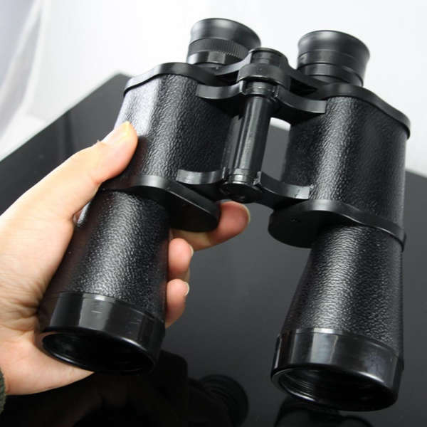 Pack complet des jumelles 10x50 : housse, sangles et protections d'objectifs